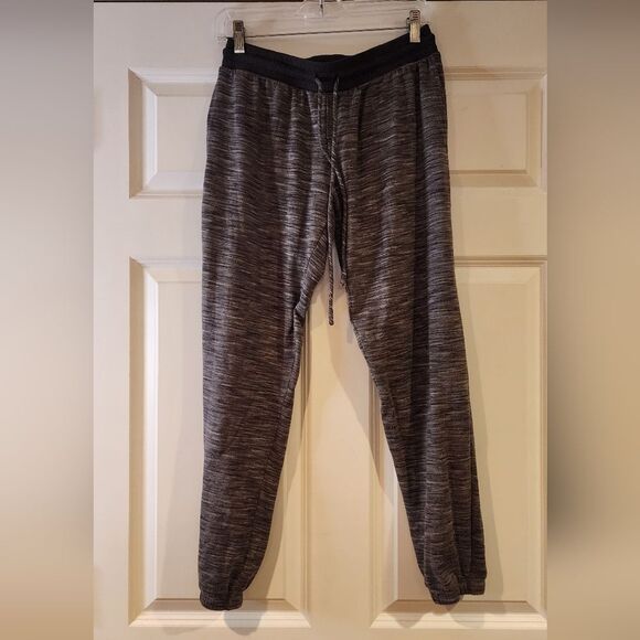 Secret Treasures gray jogger sweatpants M has writing on tag - Picture 1 of 5